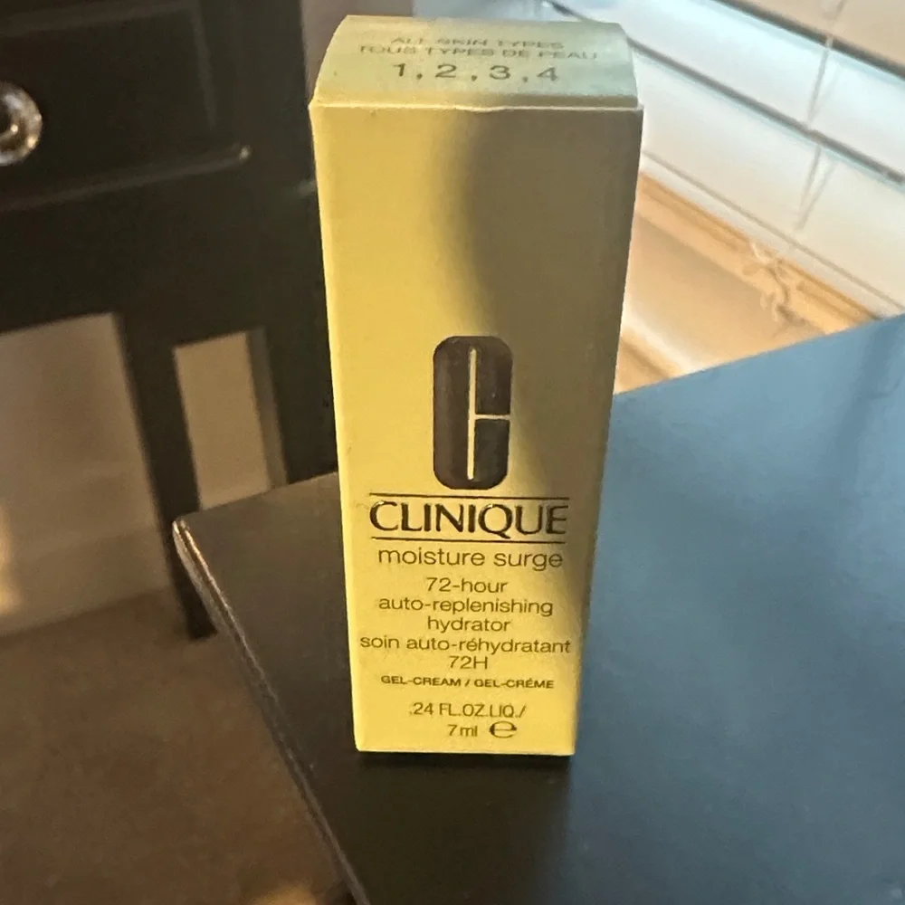 Clinique Moisture Surge Hydrator - Gel-Cream BNWT .24 Fl.OZ
